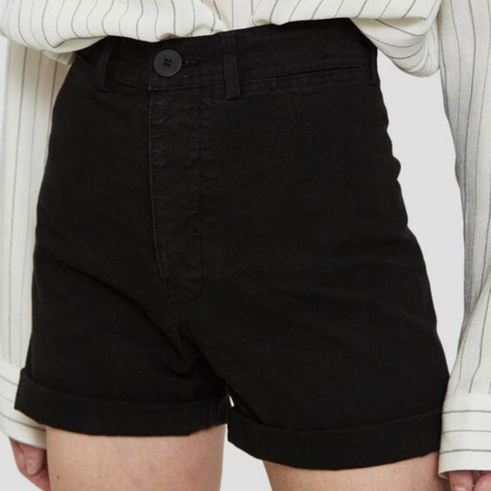 Jesse Kamm Cut Offs (ie: Sailor Pants, but shorts)